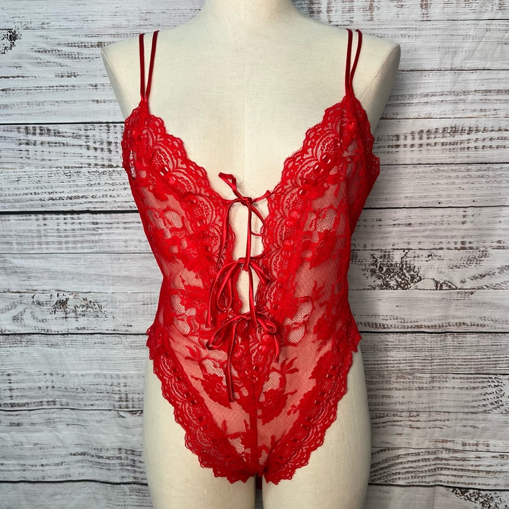Victoria's Secret Gold Label Medium Red Full Lace Bodysuit 90s Y2K Vintage
